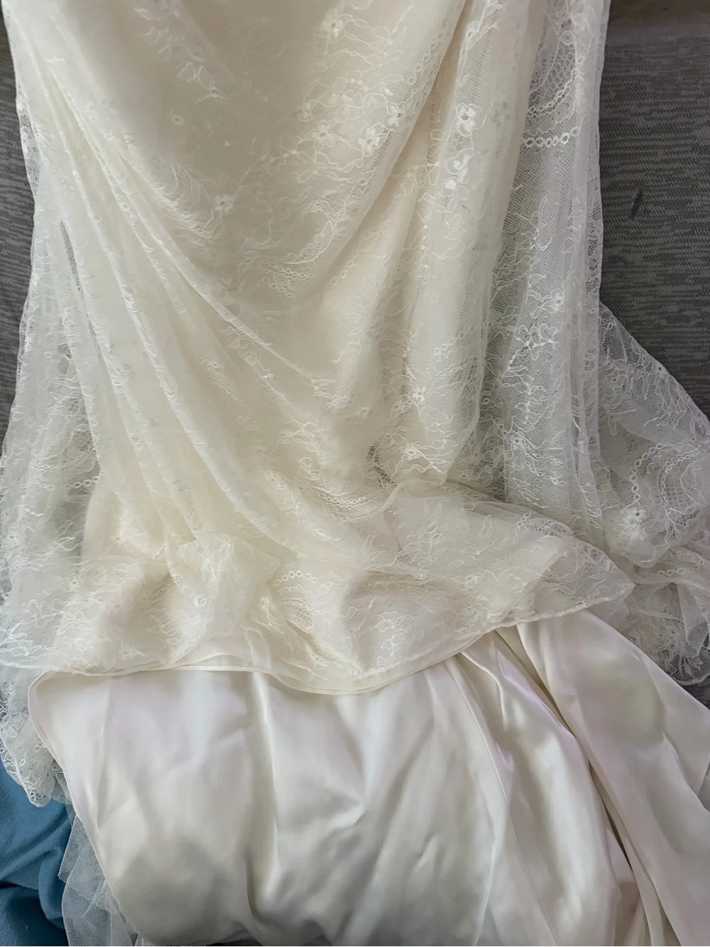 White by Vera Wang Ivory Lace Strapless Skirted Gown in Original box